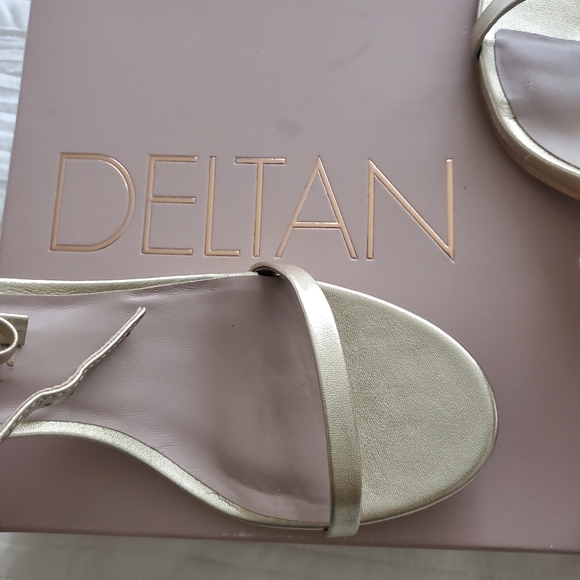 Gold strappy heel - Picture 5 of 6